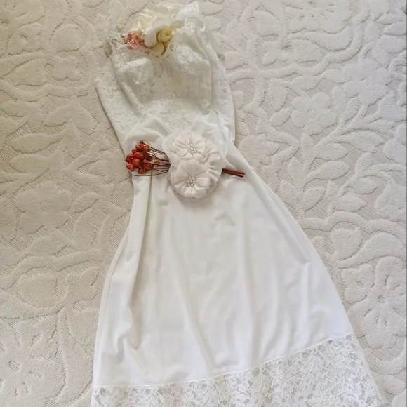 GORGEOUS, UNWORN VINTAGE BRIDAL "MUNSINGWEAR" LACE SLIP! SZ 32. - Picture 8 of 16